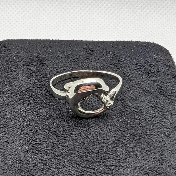 Dolphin Ring - Picture 1 of 3